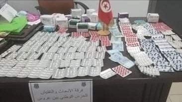 بن عروس: شبكة مختصة في تهريب الأدوية إلى الجزائر ضمنها 5 فتيات تونسيات