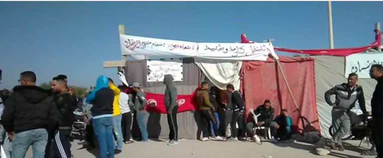 عودة الإحتجاجات في القيروان ،ونصب خيام الاعتصام امام مصنع التبغ