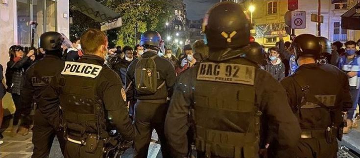 فرنسا تعلق عمل عناصر شرطة مارسوا العنف ضد مهاجرين