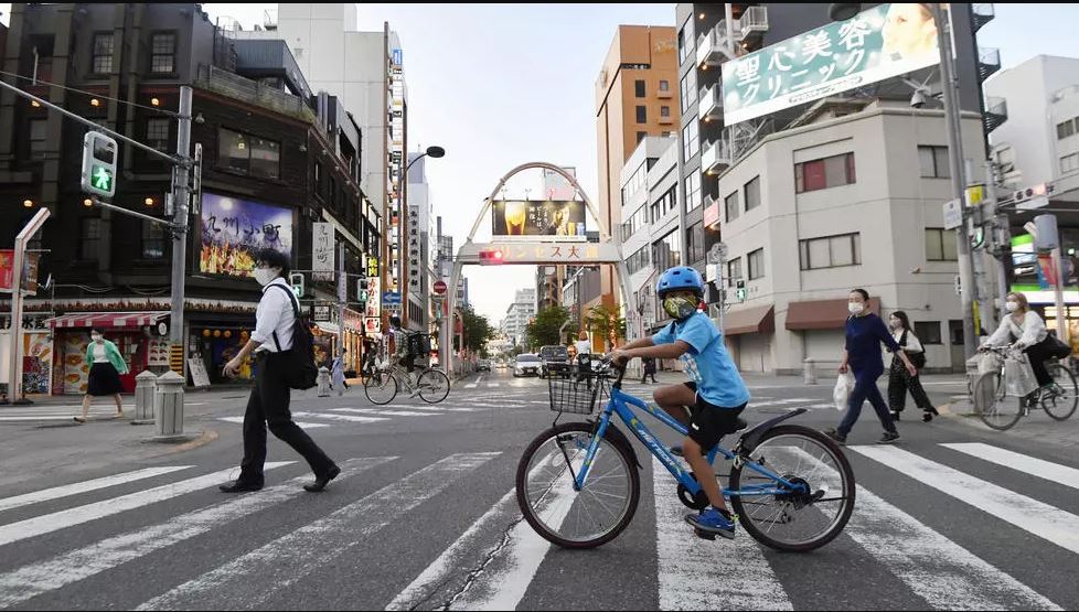 اليابان توقف تأشيرات الدخول بسبب السلالة الجديدة لكورونا