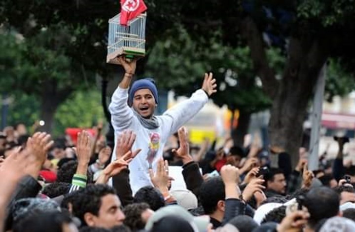 ما مدى تفاؤل وفخر التونسيين بالثورة؟ استطلاع للرأي يجيب..