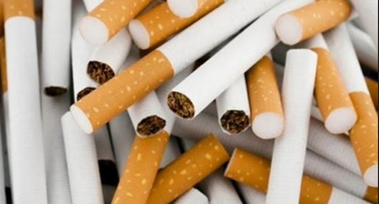 فضيحة : مصنع التبغ يقوم بتوزيع علب السجائر المهرّبة المحجوزة على الأعوان