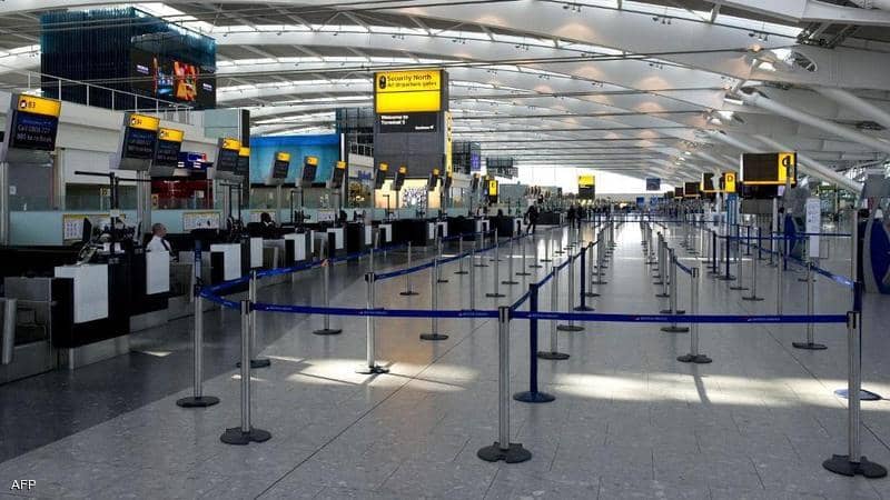 مسافرون يستغيثون : سلالة كورونا الجديدة تضرب مطارات أوروبية