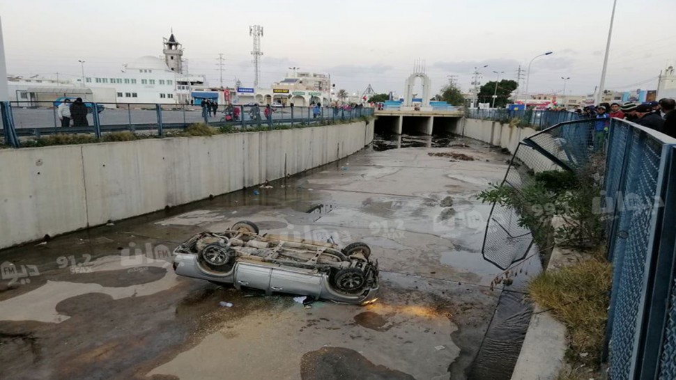 صفاقس: سقوط سيارة في القنال الحزامية