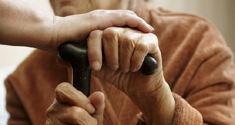 دراسة: أكثر من نصف المقيمين في ديار المسنين لا يتلقون زيارات