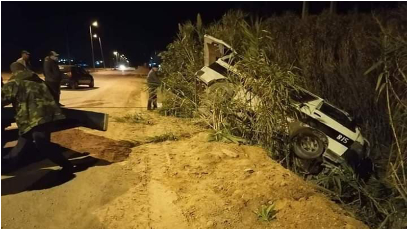 القيروان/ إصابة 4 أعوان أمن في حادث انقلاب سيارة
