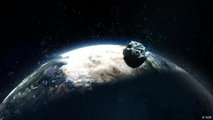 حقيقة امكانية ارتطام كويكب بالأرض