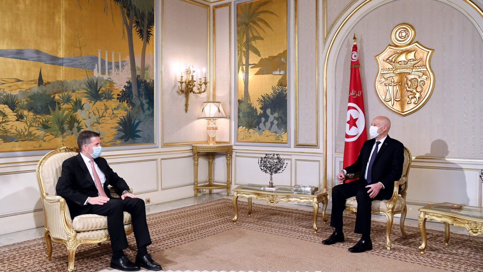 السفير التركي المنتهية مهامه في لقاء مع قيس سعيّد (فيديو)‏
