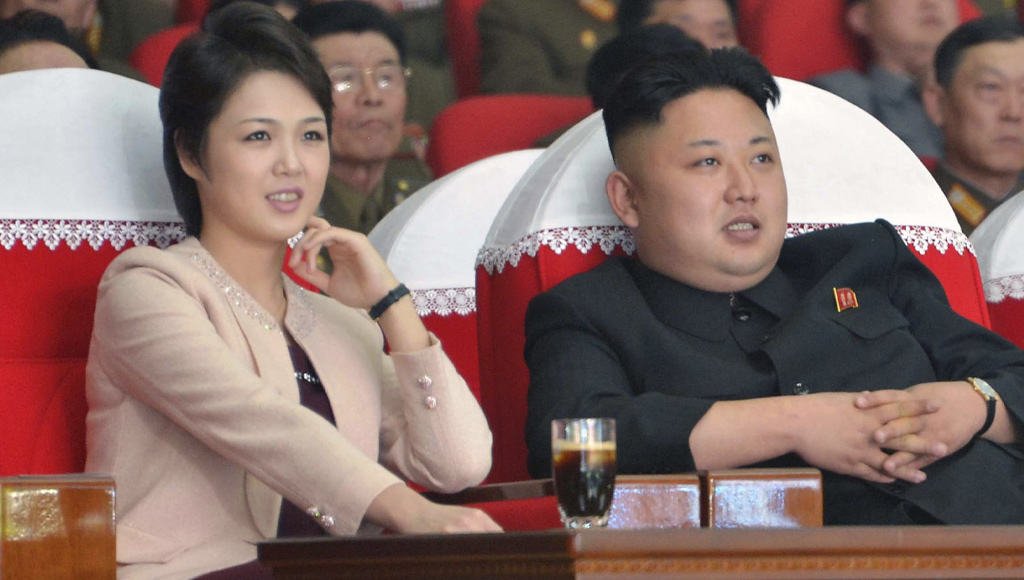 ظهور زوجة زعيم كوريا الشمالية بعد عام من اختفائها