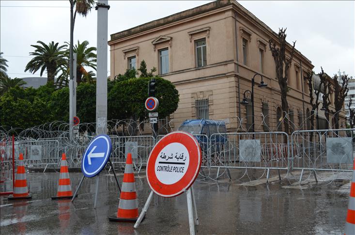 حريق بسفارة فرنسا في تونس