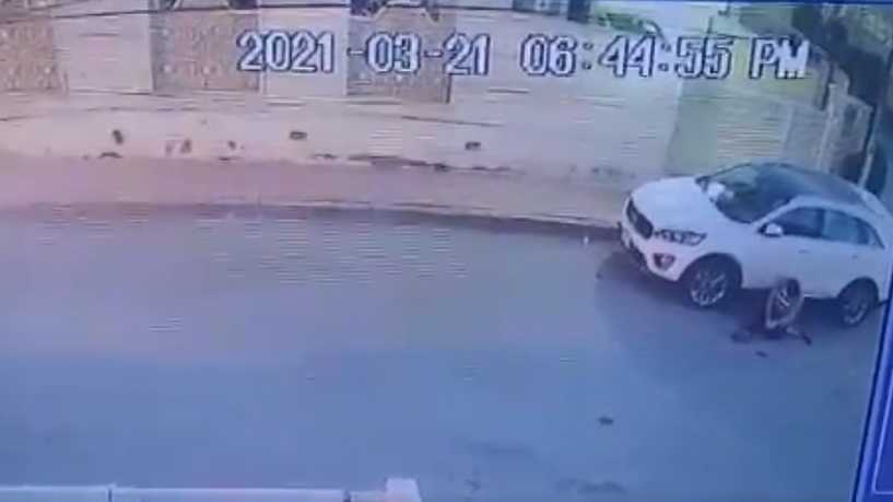 شاهد.. لحظة اغتيال ضابط في المخابرات العراقية وسط بغداد (فيديو)