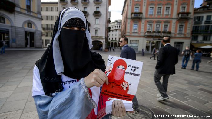 السويسريون يستجيبون لطلب اليمين المتطرف حظر النقاب