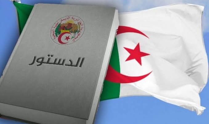 الجزائر تصدر النسخة الأمازيغية من الدستور