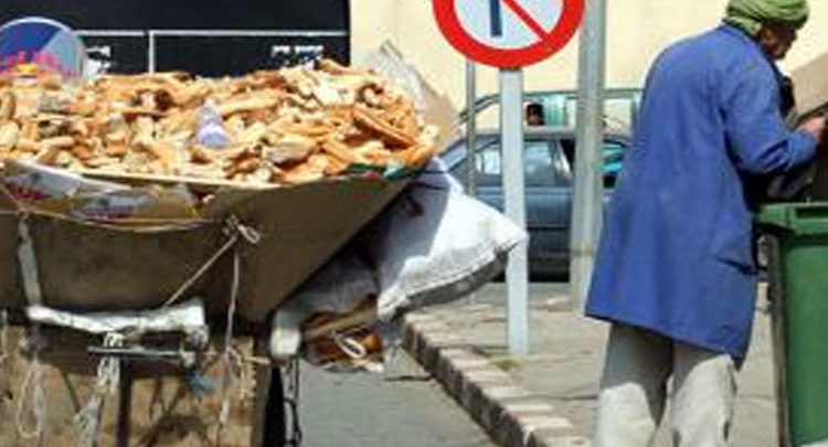900 ألف خبزة تلقى يوميا في القمامة حسب رئيس منظمة المستهلك