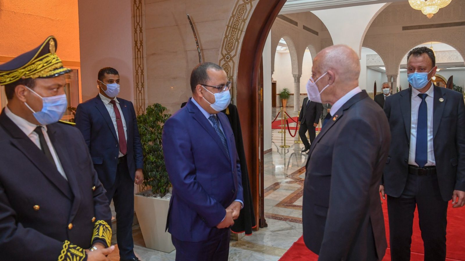 قيس سعيد يعود إلى تونس (صور)
