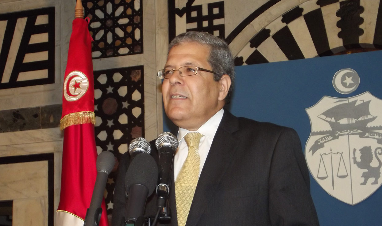 يهم التونسيين بالخارج/ وزير الخارجية يتعهد بإعادة النظر في هذه المسألة