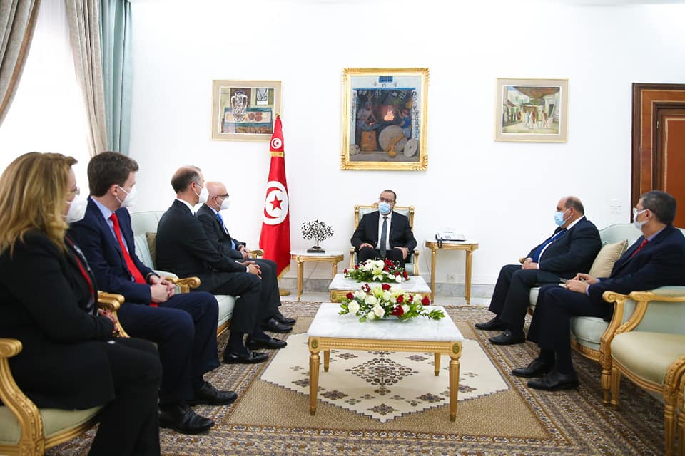 المشيشي يبحث تدعيم فرص الاستثمار في تونس مع شركة “سنام” الإيطالية