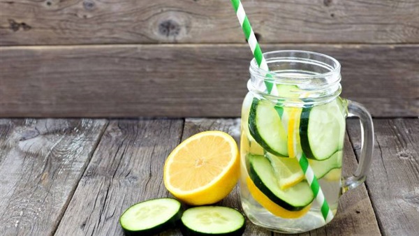 عصير “ماء الديتوكس” المنزلي له فوائد مذهلة