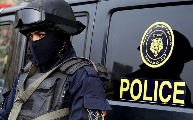 اثناء مداهمة منزل ابن مسؤول مصري /الشرطة المصرية تعثر على كنز