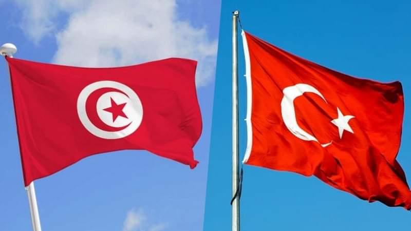 تونس تستورد  سيارات إسعاف رباعية الدفع ومركبات دفاعية