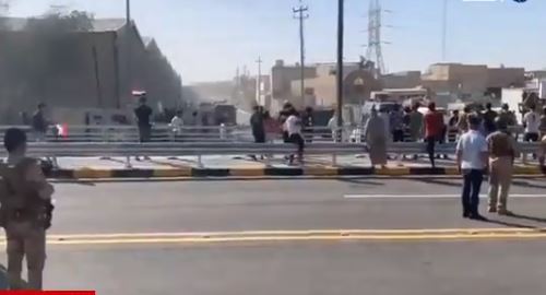 شاهد الفديو: رشق موكب رئيس الحكومة العراقية بالحجارة