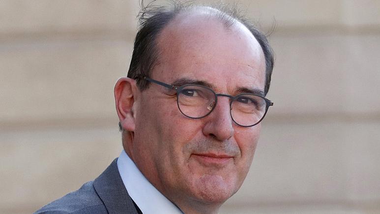 الوزير الأول الفرنسي يدعو السياح الفرنسيين إلى العودة بكثافة إلى تونس