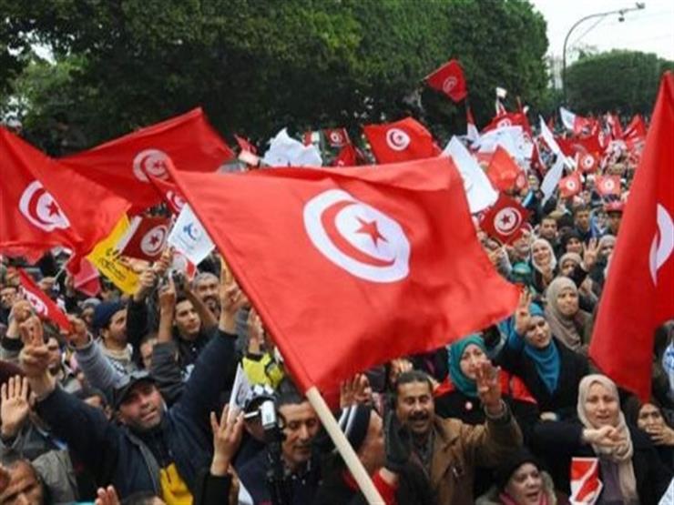 صحيفة “لوموند”: الضبابية السياسية تزداد كثافة والقلق يتنامى بين التونسيين