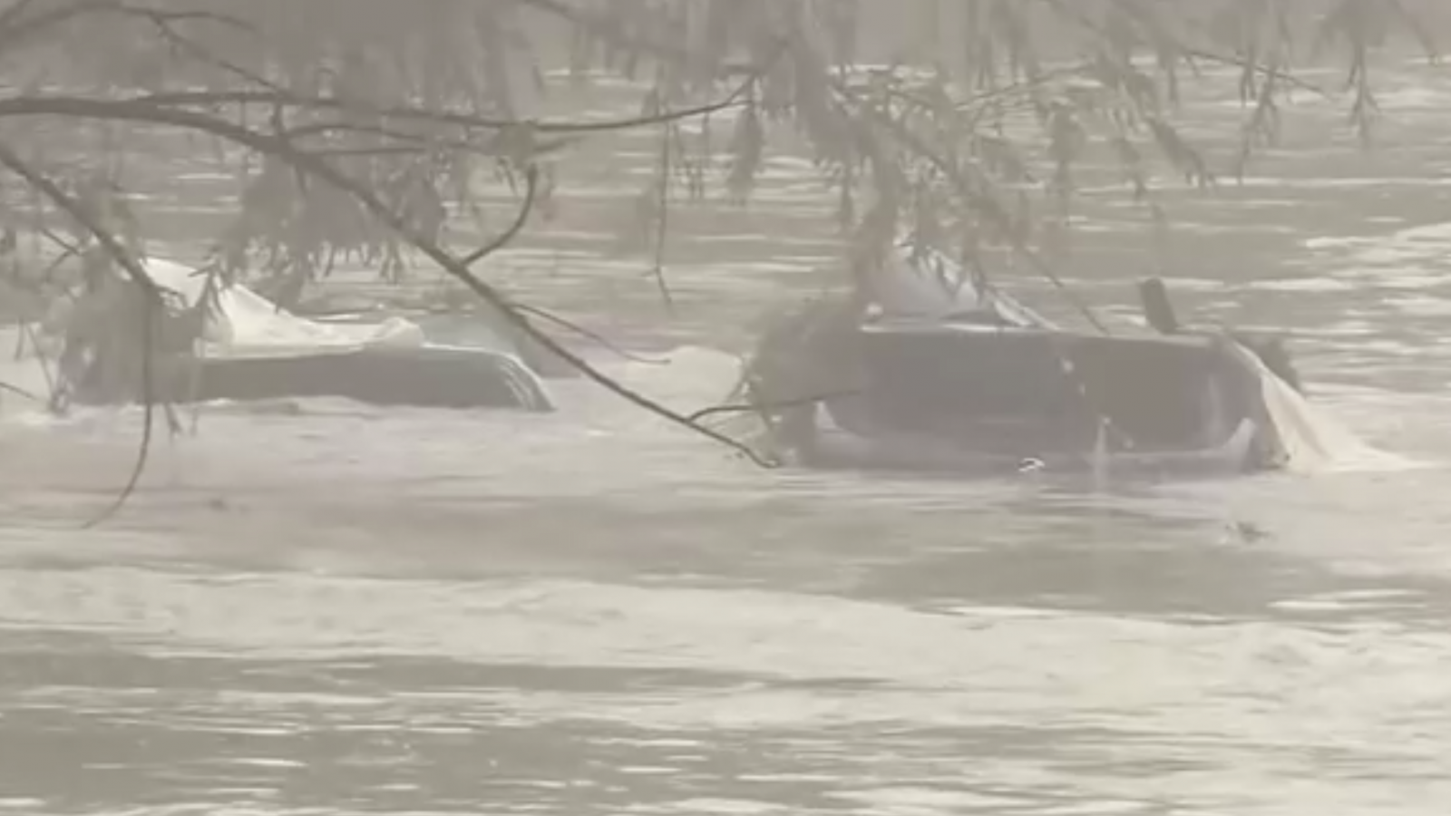 الولايات المتحدة/ مصرع 21 شخصا جراء الفيضانات في ولاية تينيسي