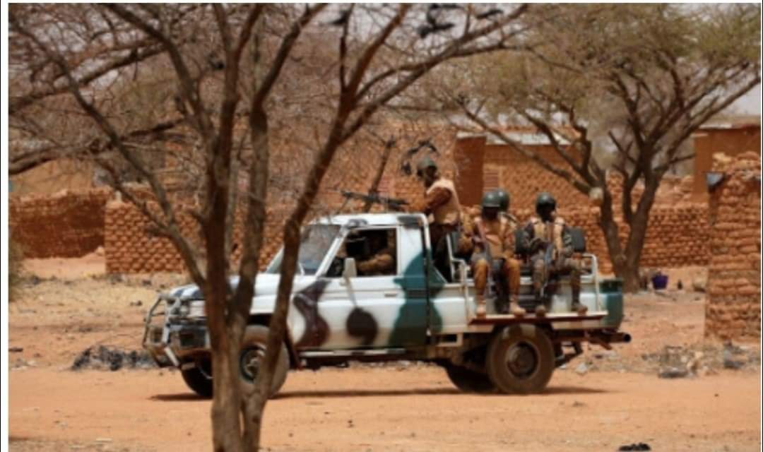 بوركينا فاسو: مسلّحون يُهاجمون قرى ويقتلون 30 شخصا على الأقل
