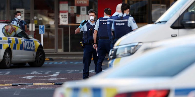 شاهد لحظة مقتل منفذ هجوم إرهابي في نيوزيلندا (فيديو)