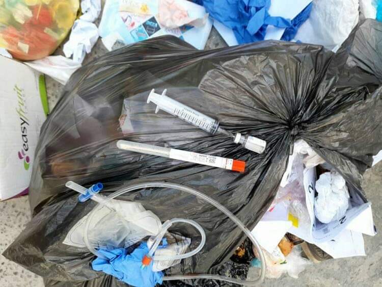 تعليق أنشطة تجميع ونقل ومعالجة النفايات الطبية الخطرة
