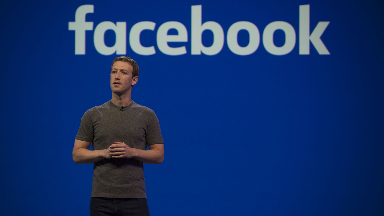 رئيس فايسبوك يرد على اتهامات الكونغرس