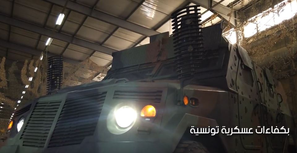 وزارة الدفاع تصنع أول أنموذج لعربة عسكرية (فيديو)