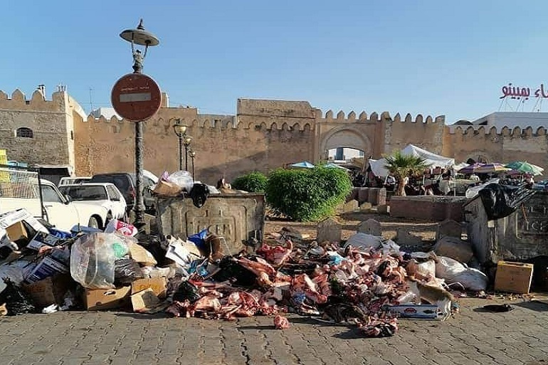 صفاقس/ الشروع في رفع الفضلات المتراكمة منذ أسابيع