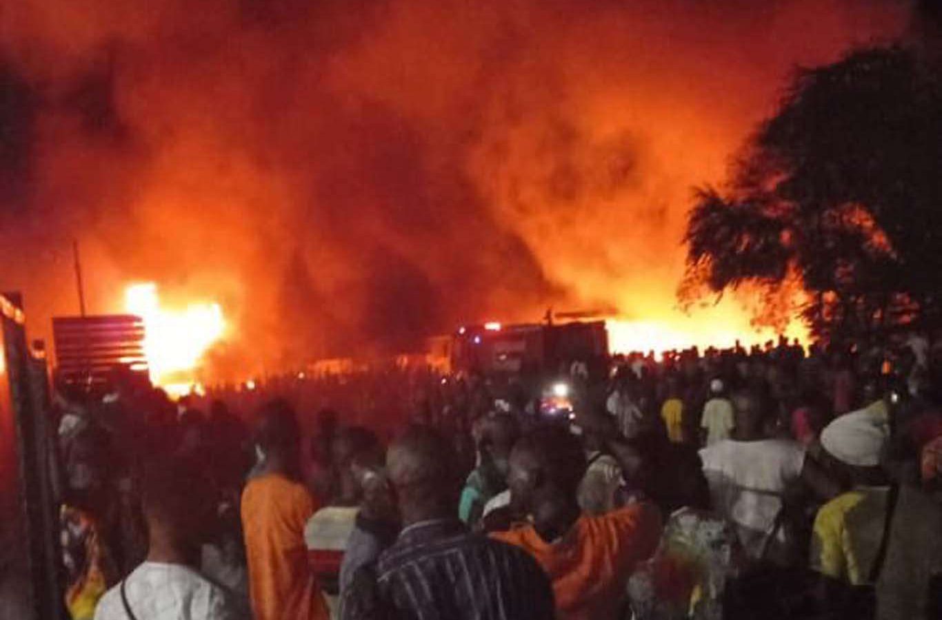 مشاهد مروعة/ أكثر من 90 قتيلا في انفجار ناقلة للوقود بسيراليون (فيديو)