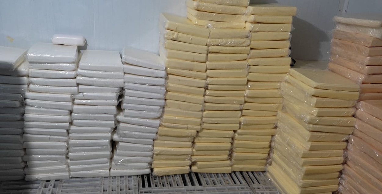 صور/ الكشف عن مصنع عشوائي للاجبان في مرناق