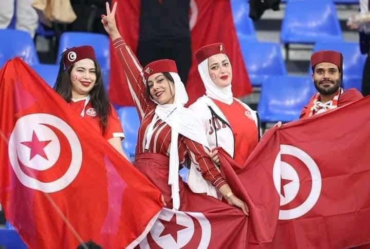 شاهد/ فرحة جماهير ولاعبي المنتخب بالتأهل إلى نهائي كأس العرب