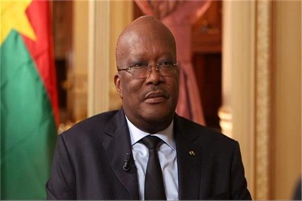 بوركينا فاسو/ عسكريون متمردون يطالبون باستقالة رئيس البلاد