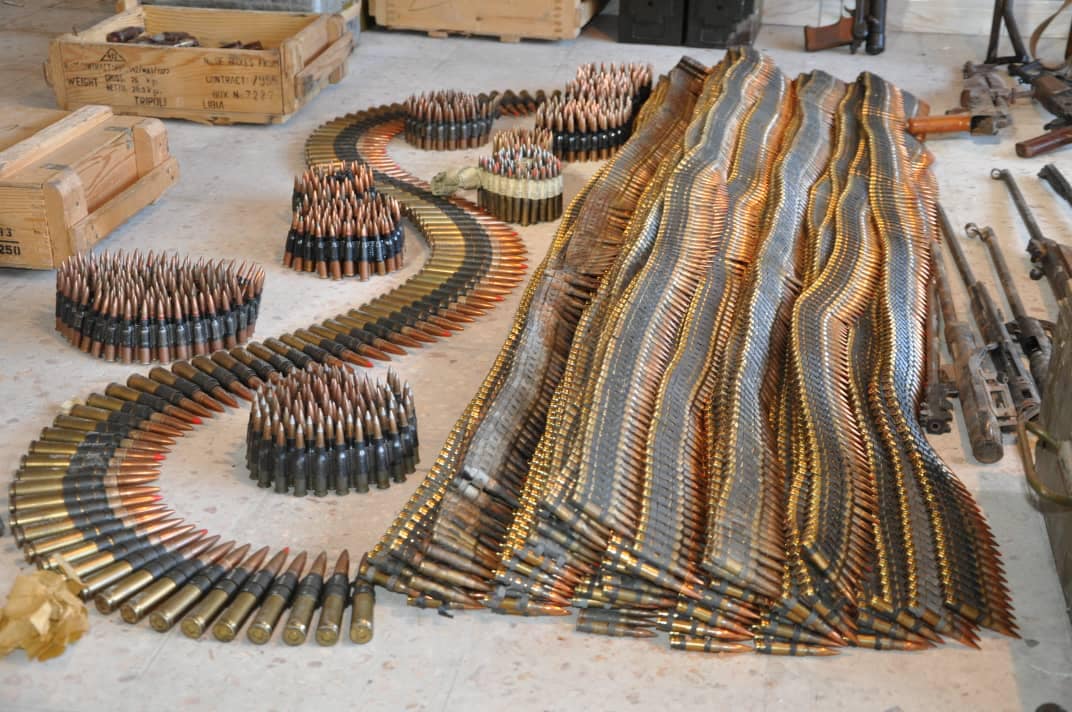 ليبيا/ الكشف عن مصنع عشوائي للأسلحة (صور)