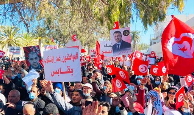 قابس/ حراك “مواطنون ضد الانقلاب” في وقفة احتجاجية
