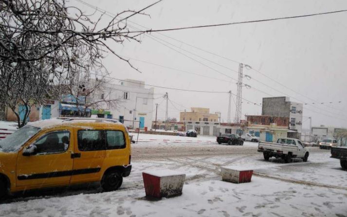 صور/ الثلوج توشّح تضاريس وشوارع 7 مناطق تونسية