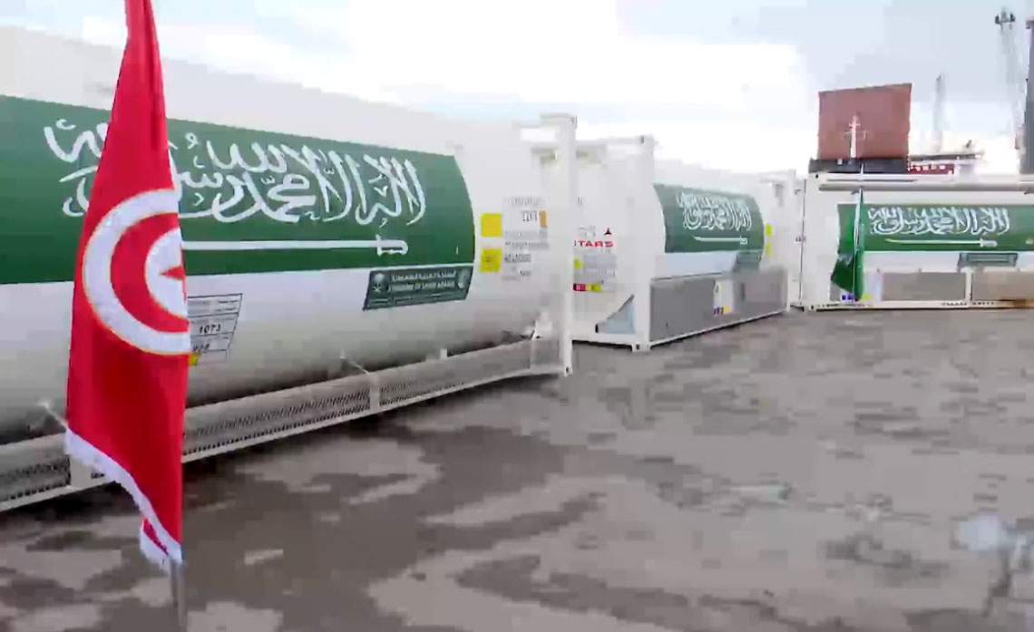 تسلم 160 طنا من الأكسجين السائل من السعودية (فيديو)