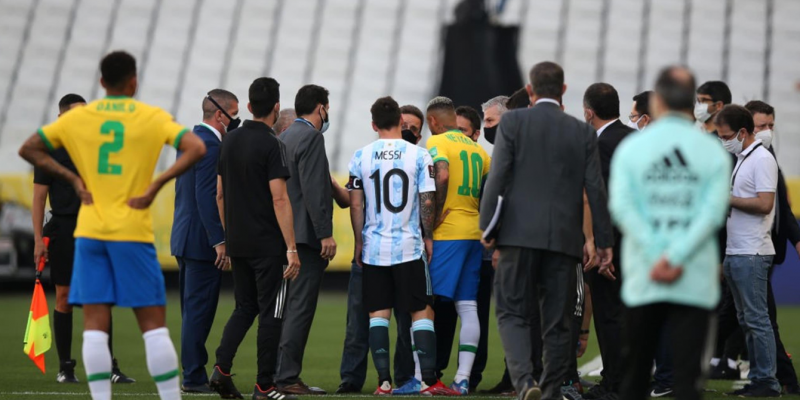 توقفت في سبتمبر/ إعادة مباراة تصفيات المونديال بين البرازيل والأرجنتين وعقوبات للمنتخبين