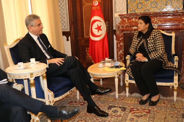 في لقاء مع فريد بالحاج/ نمصية: تونس ملتزمة بتعهداتها مع الأطراف المقرضة