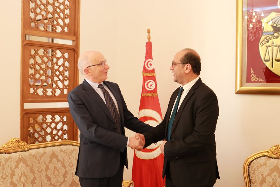 في لقائه بالزاهي/ سفير الاتحاد الأوروبي يؤكد مواصلة دعم تونس