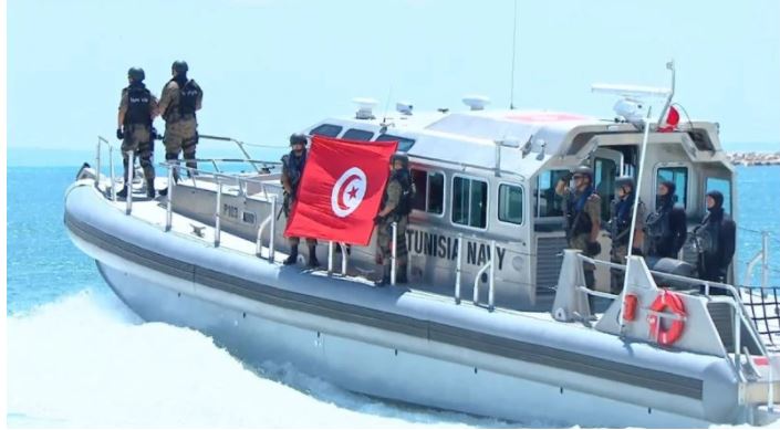 جلّهم تونسيون/ جيش البحر ينقذ 169 “حارقا”