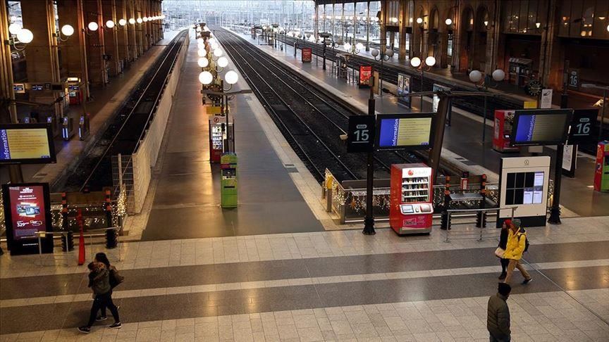 إضراب القطارات يشل حركة باريس