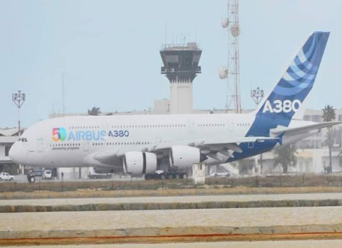 أكبر طائرة ركاب في العالم تحط بمطار المنستير (صور)
