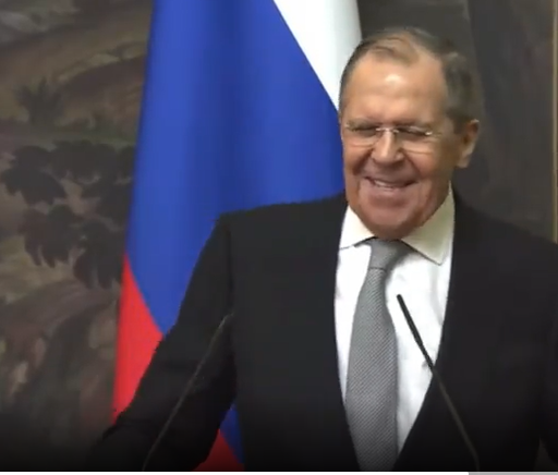 شاهد الفيديو/ وزير الخارجية الروسي يرد على صحفي استفزه