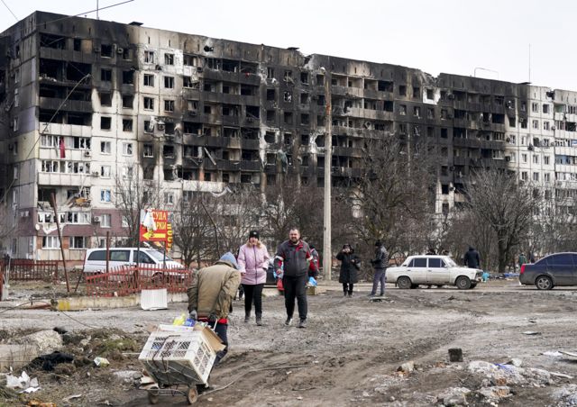 زيلنسكي يشبّه الدمار في ماريوبول بما حدث في سوريا